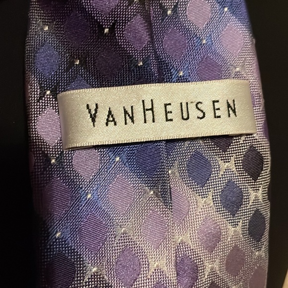 Men’s Tie - Picture 3 of 3